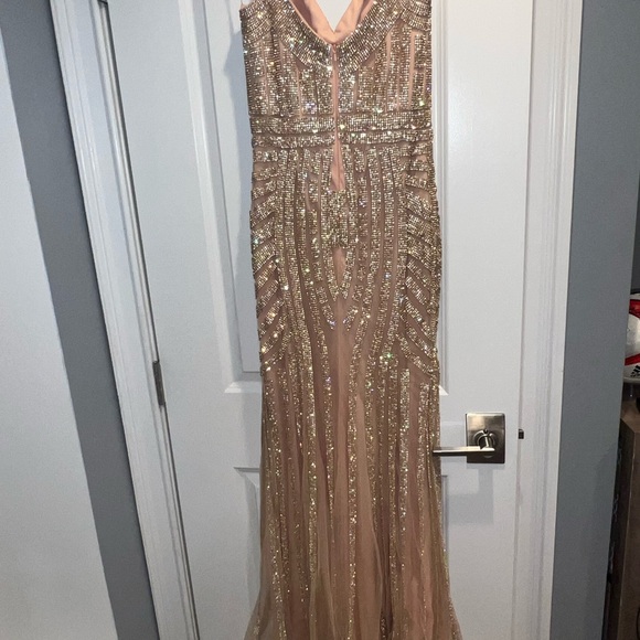 Glow evening dress - Picture 3 of 4